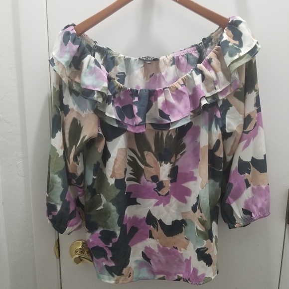J. Crew Merchantile Floral off the shoulder ruffle - Picture 1 of 6